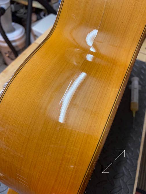 Der Zargenriss zog sich vom Unterbug bis zum Oberbug