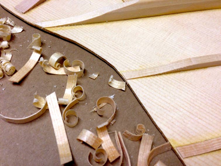 Späne, die bei der Belestuing und bei der Anpassung im randbereich anfallen.